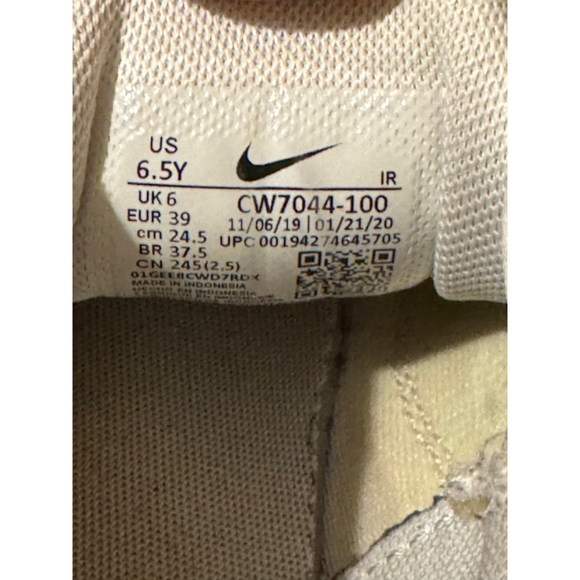 Nike Air Max Plus (GS) triple White Metallic Silver CW7044-100 Youth Size 6.5Y‌‌ - Picture 8 of 8